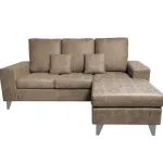 Sofá chaiselongue Duque piedra en vista frontal con la chaise colocada a la derecha
