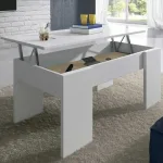 Mesa de centro Gala elevable en blanco con el tablero abierto, en un salón