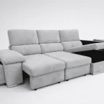 Chaiselongue cama Nadia gris con cama abierta, arcón destapado y pufs