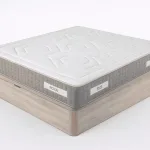 Pack Be Royal + canapé Factory: colchón con laterales grises sobre canapé abatible acabado madera