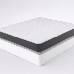 Pack Be Ecospring + canapé Low: colchón blanco con laterales gris oscuro sobre canapé blanco