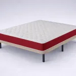Pack Be Eco21 HR + base tapizada: colchón con lateral rojo sobre base con patas