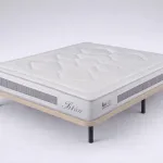 Pack Be Titán + base tapizada Low: colchón blanco sobre base tapizada con patas negras