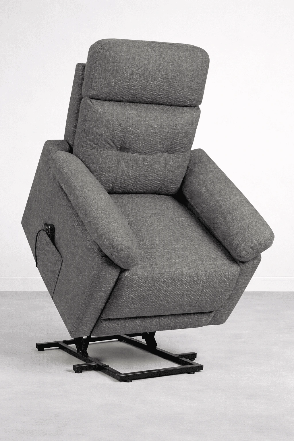 Sillón relax Oropesa gris con función levanta personas elevado e inclinado hacia delante
