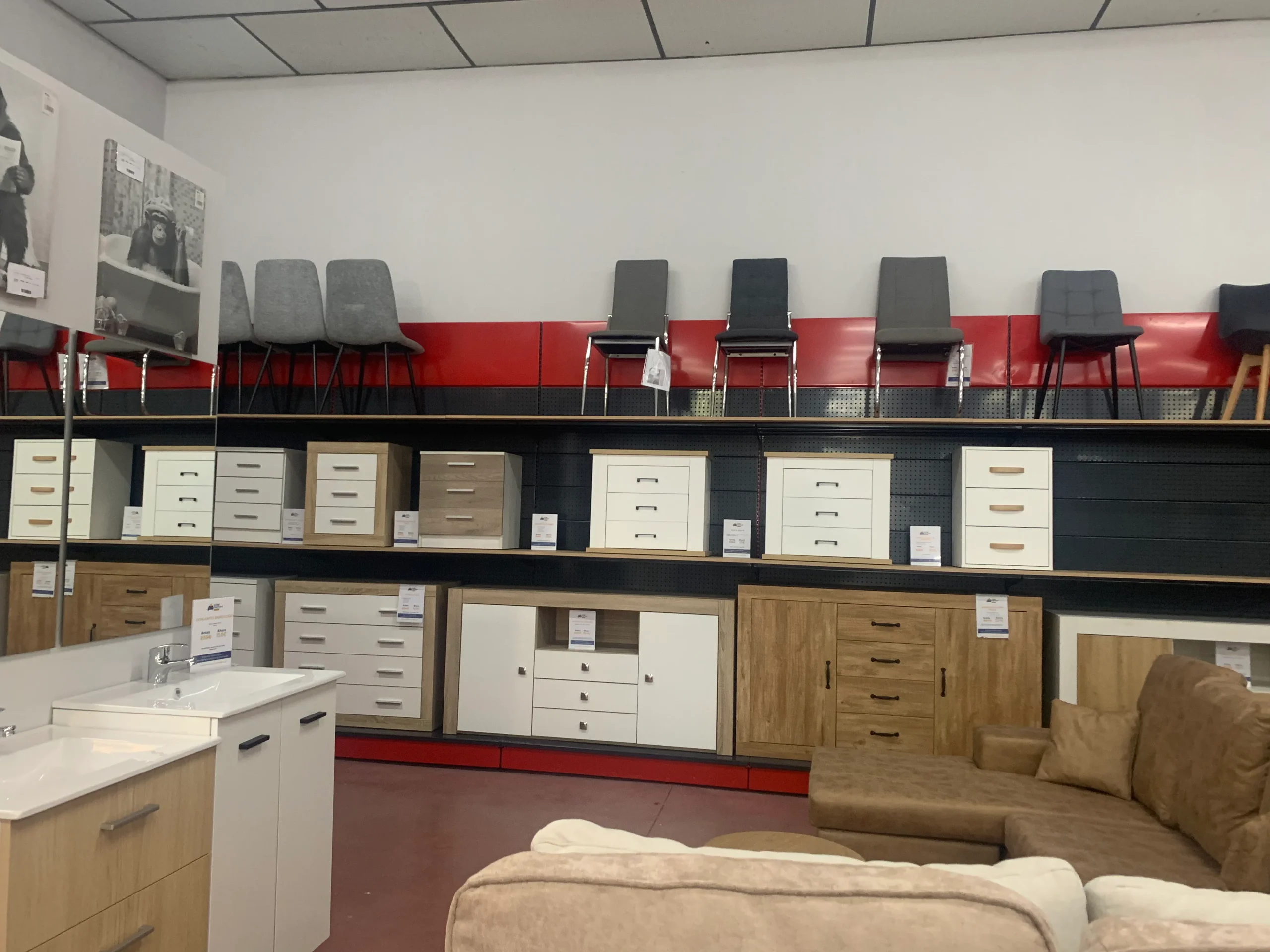 Tienda Low Factory Muebles Málaga 3